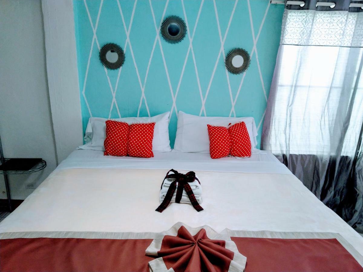 The Red Hut Inn Belize City Exterior foto